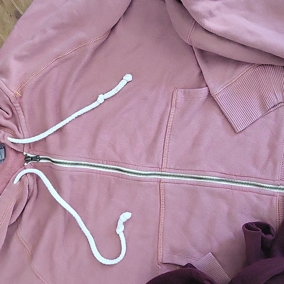 VOLCOM hoodie bundle of sweaters ✨️ 😍 - Picture 11 of 11